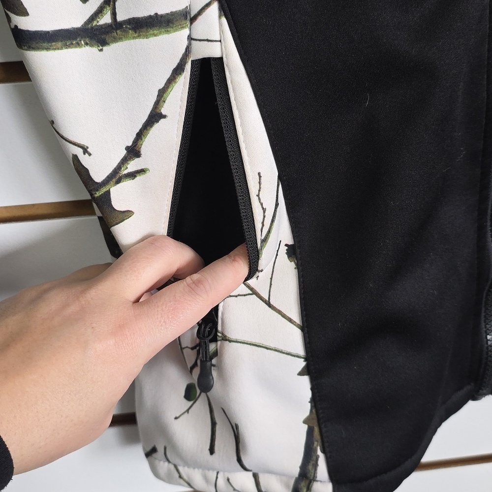 Snow Camo Soft Shell Jacket Med - Picture 4 of 4